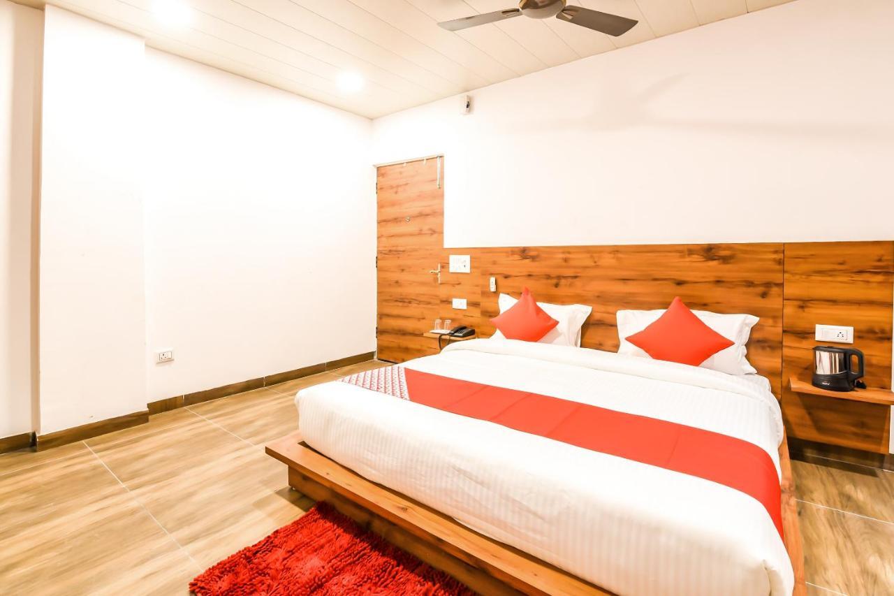 Hotel Capital O 19133 Oak Tree Nové Dillí Exteriér fotografie